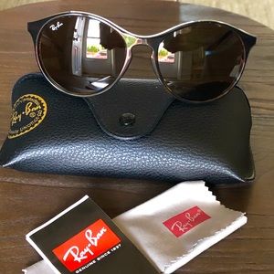 Ray Ban RB4371 Tortise NEW with accessories.